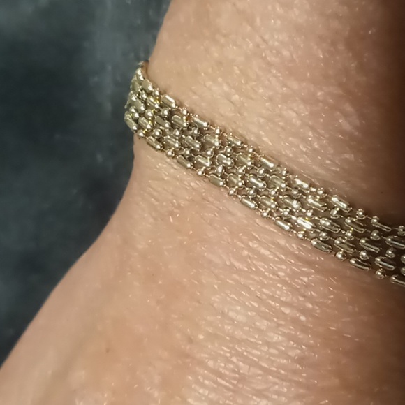 Liz Claiborne magnetic clasp weave pattern bracelet - Picture 6 of 8